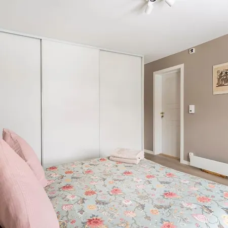 Quarto em Acomodações Particulares Bright Family